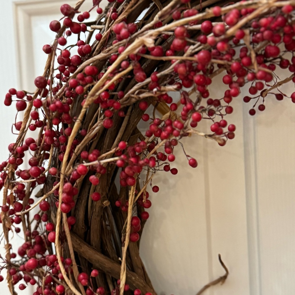 RED BERRY  WREATH: - Picture 8 of 10